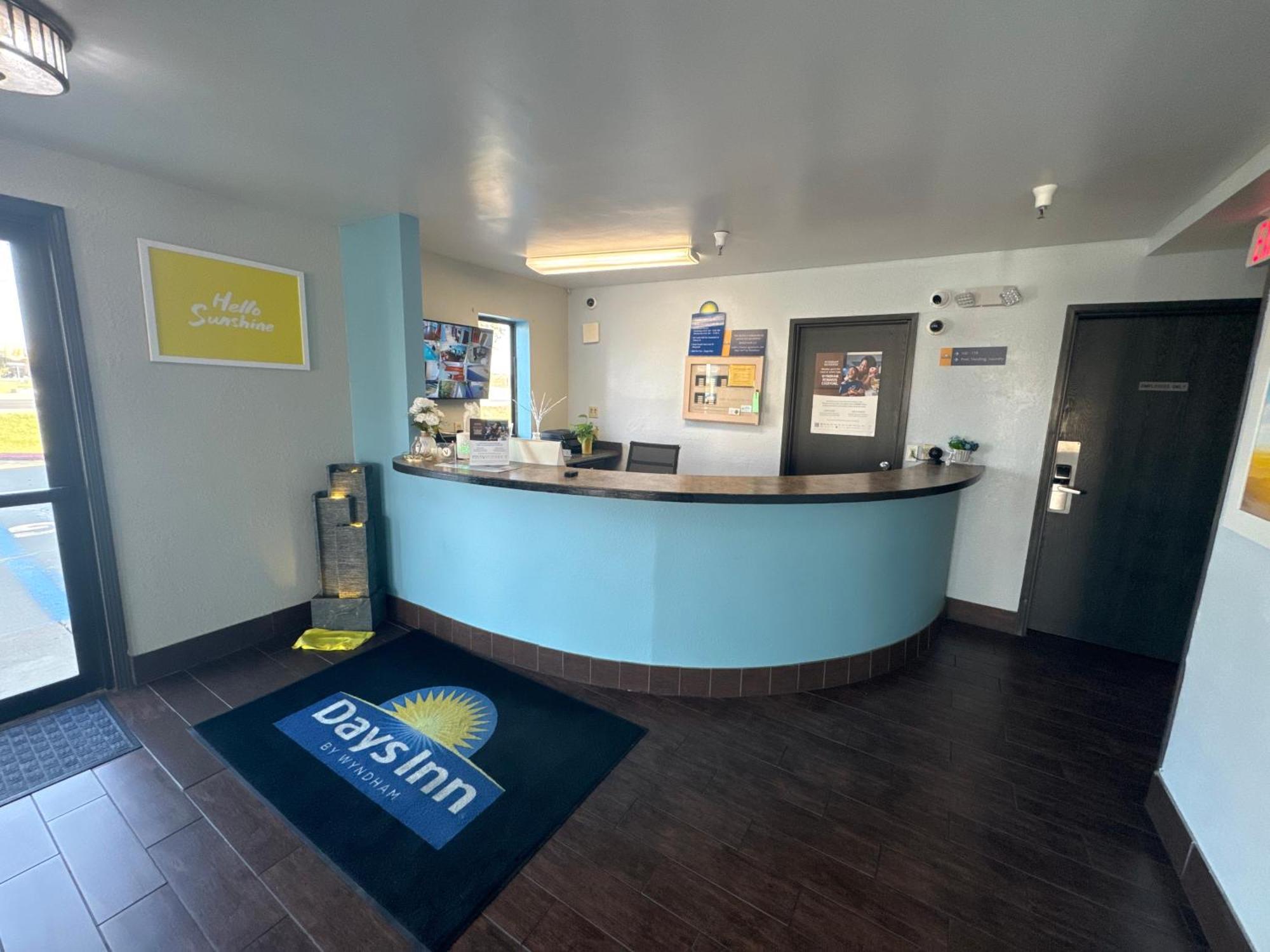 Days Inn By Wyndham Salina I-70 Exterior foto
