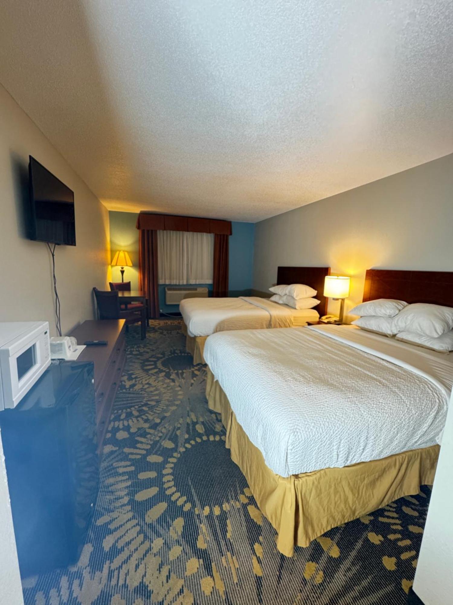 Days Inn By Wyndham Salina I-70 Exterior foto